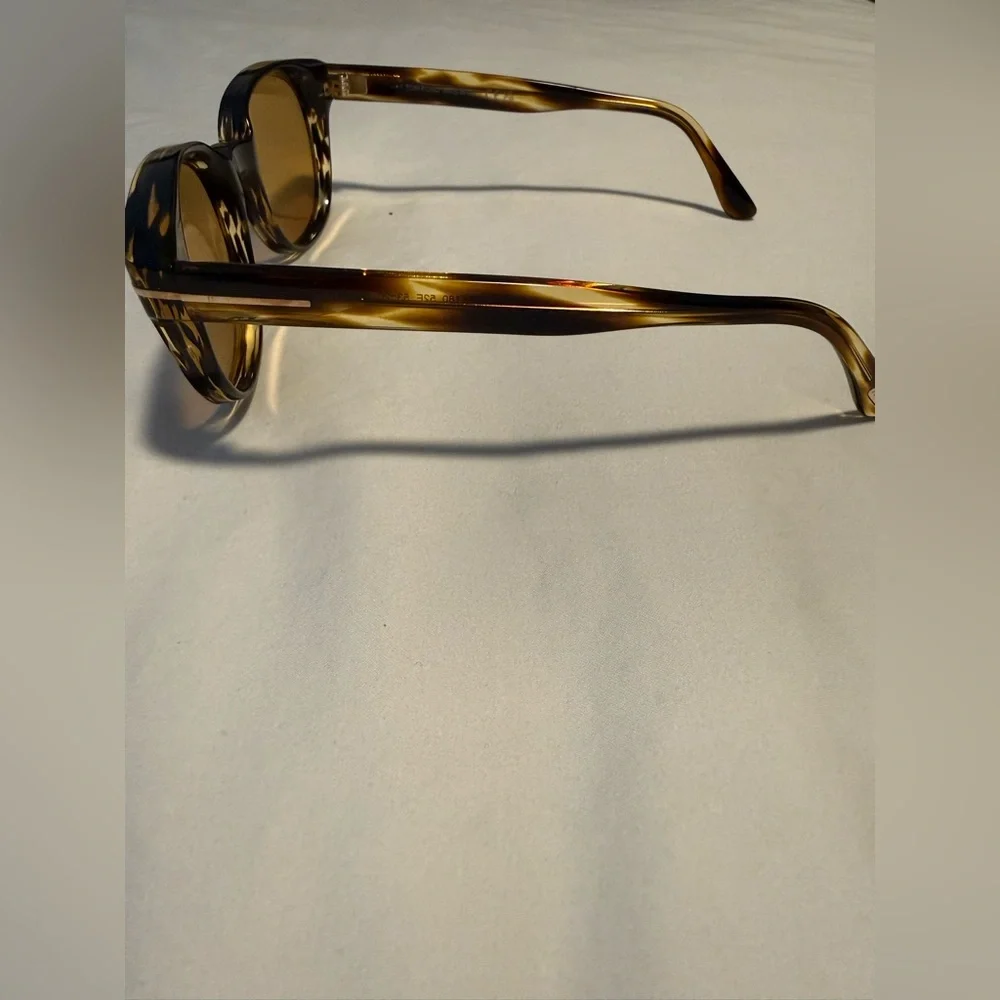 Tom Ford Black and Brown Sunglasses - Picture 4 of 7
